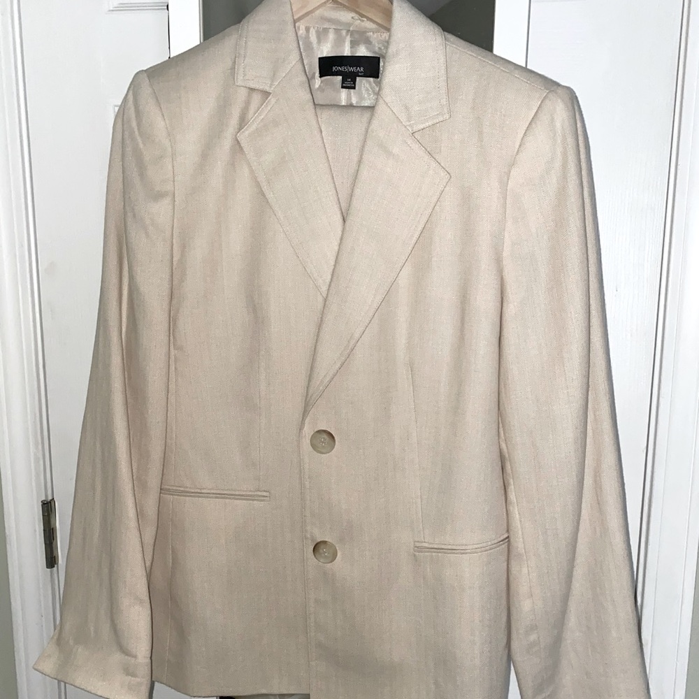 Jones Wear women blazer and pants